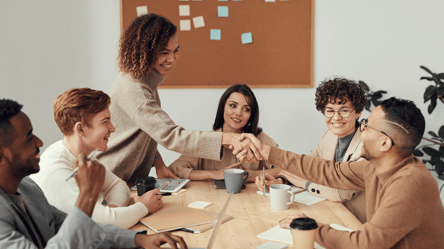 Психология отношений — как правильно вести себя с коллегами - 285x160