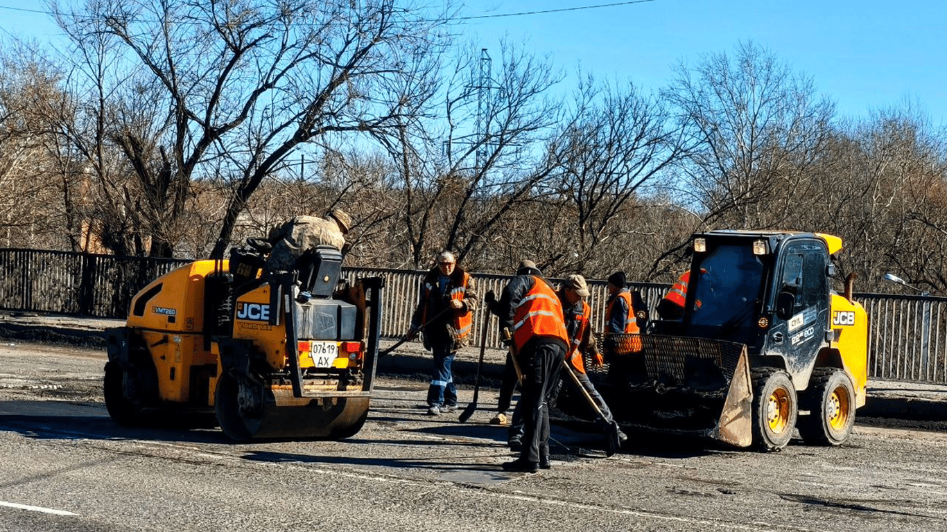 У Харкові почали ремонтувати дороги після зими