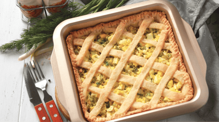 Рецепт весняного пирога із зеленню: ідеально смачно та швидко - 285x160