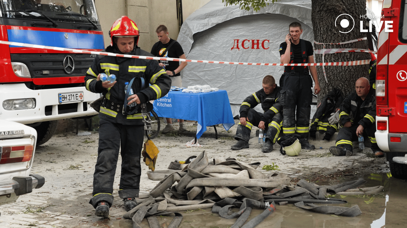 Два роки потому — річниця обстрілу банку у центрі Одеси - фото 3