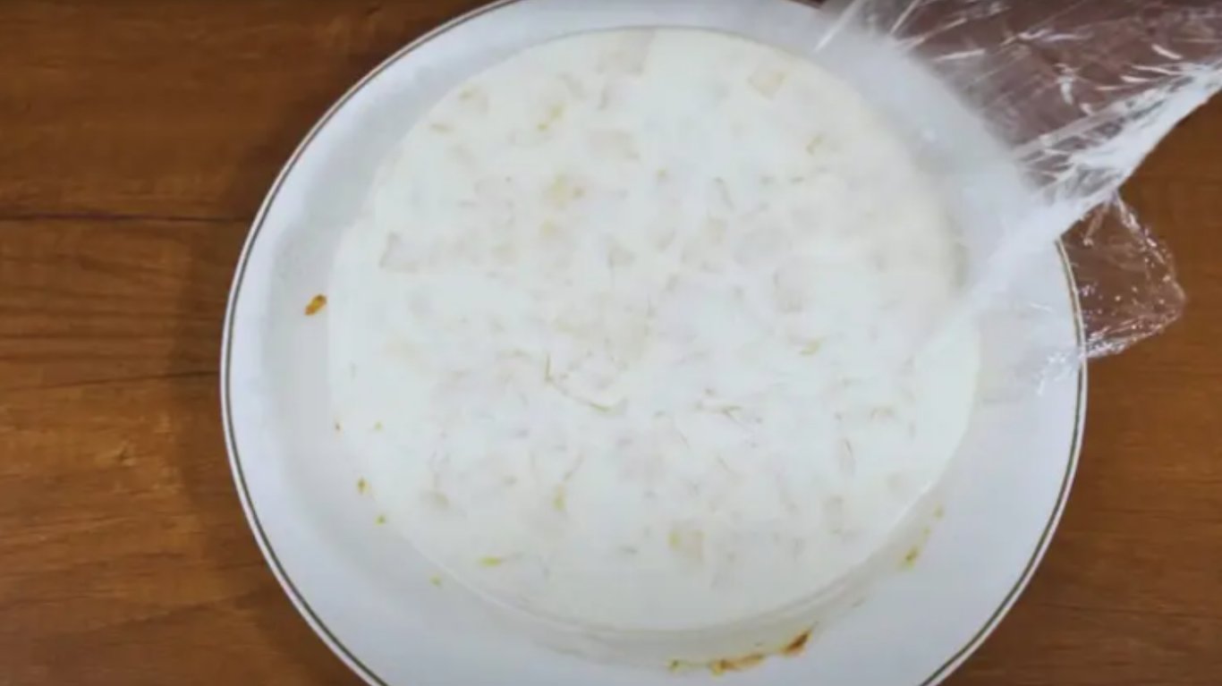 торт без випічки зі сметаною та желатином