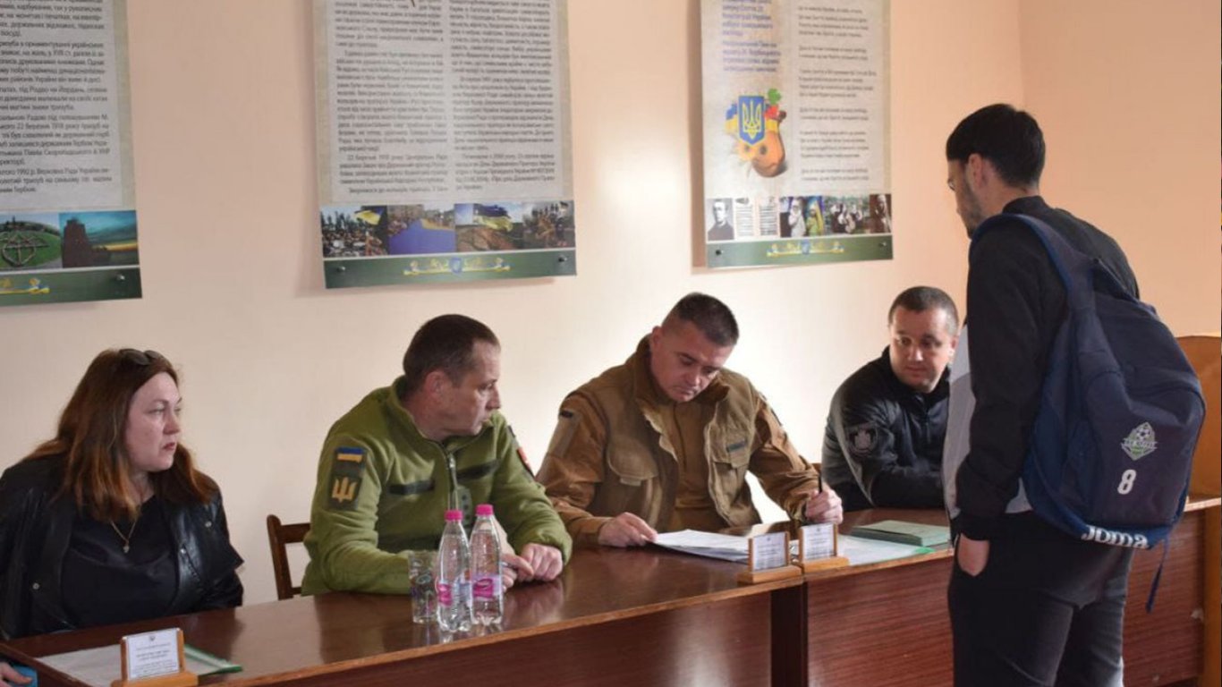 Військовий облік внутрішньо переміщених осіб, що робити під час війни