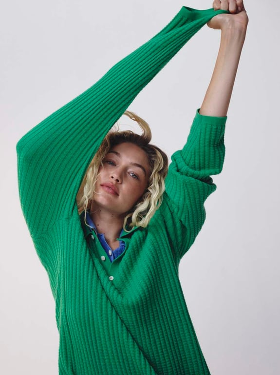 Супермодель Джіджі Хадід похизувалася підтягнутим пресом у модном глянці - фото 10