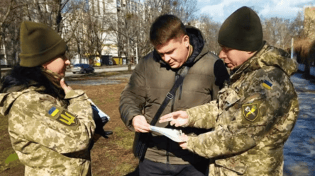 У ДПСУ сказали, чи мобілізують іноземців з паспортом України - 285x160