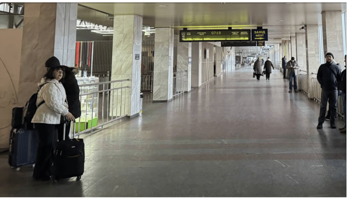 В УЗ нагадали про переведення годинників: у квитках актуальний час