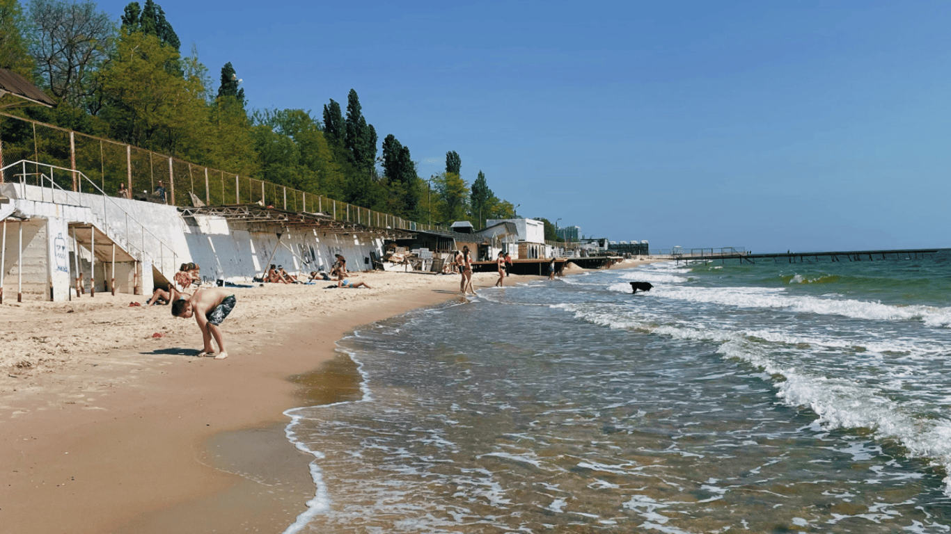Грози та шквали накриють Одесу: температура моря завтра
