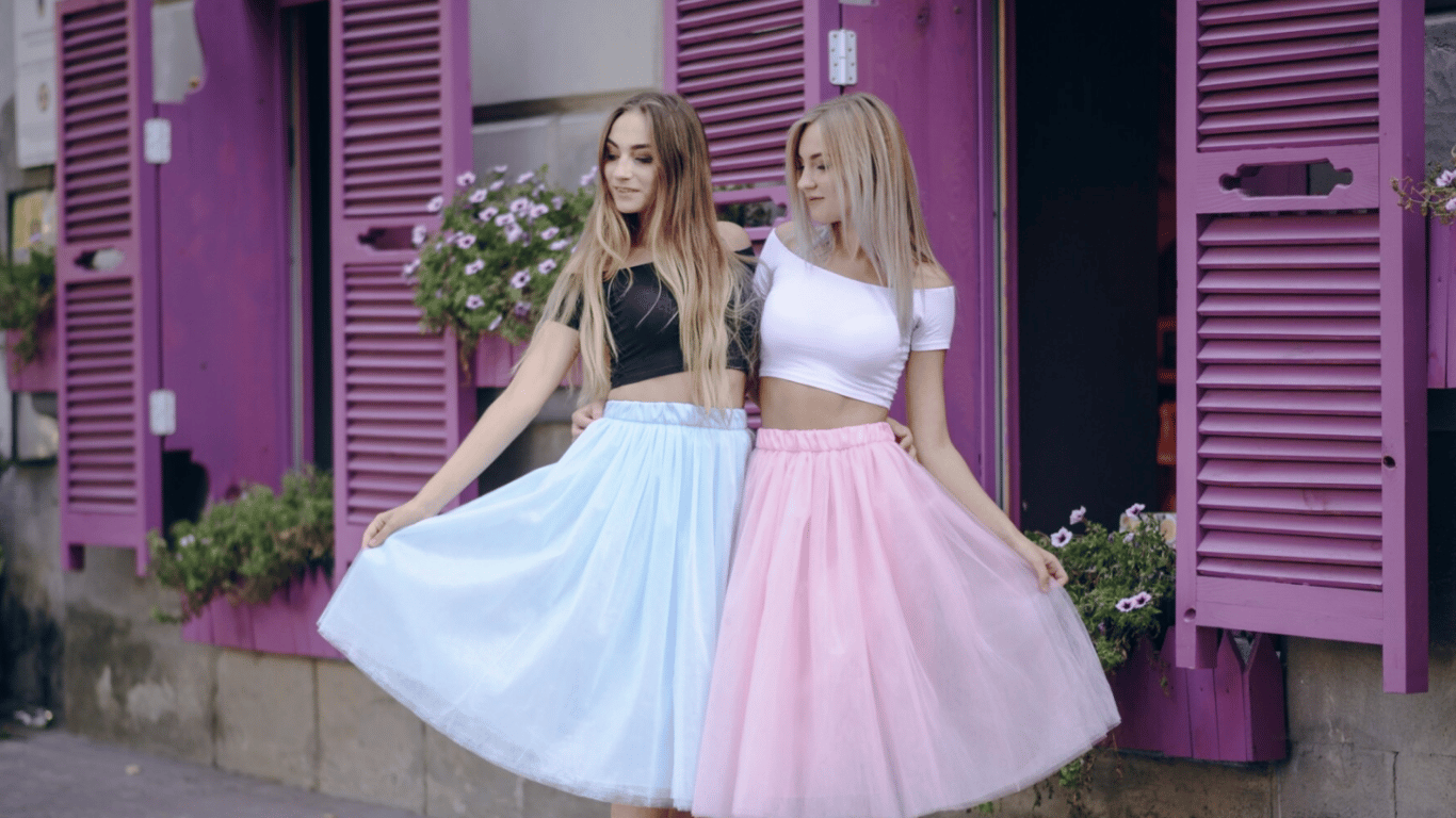 Skirts in the most fashionable color — the main hit of 2025