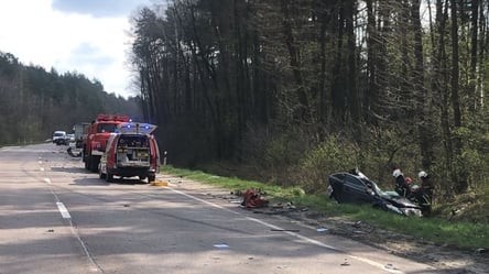 На Львівщині в потрійній ДТП загинув чоловік, ще двох людей госпіталізували - 285x160