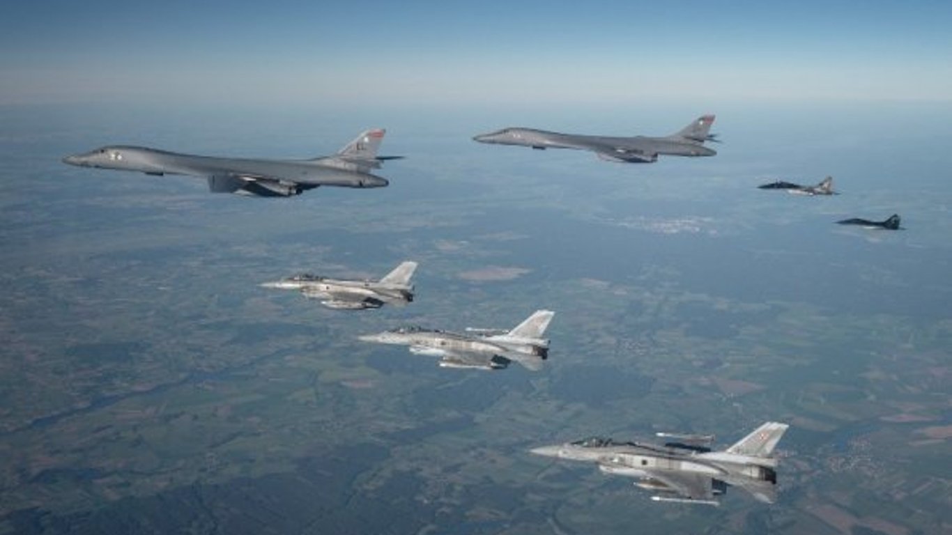 США: пілоти ЗСУ зможуть літати на F-16 через три місяці