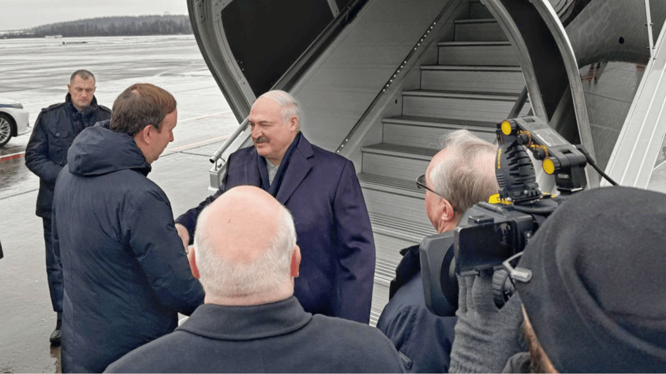 Лукашенко снова прилетел в Россию — какая цель визита