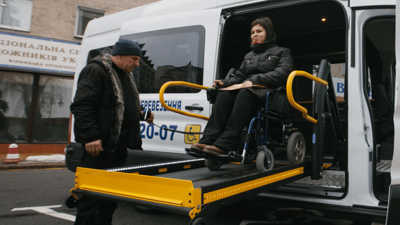 Таксі для поранених бійців запрацювало у Києві