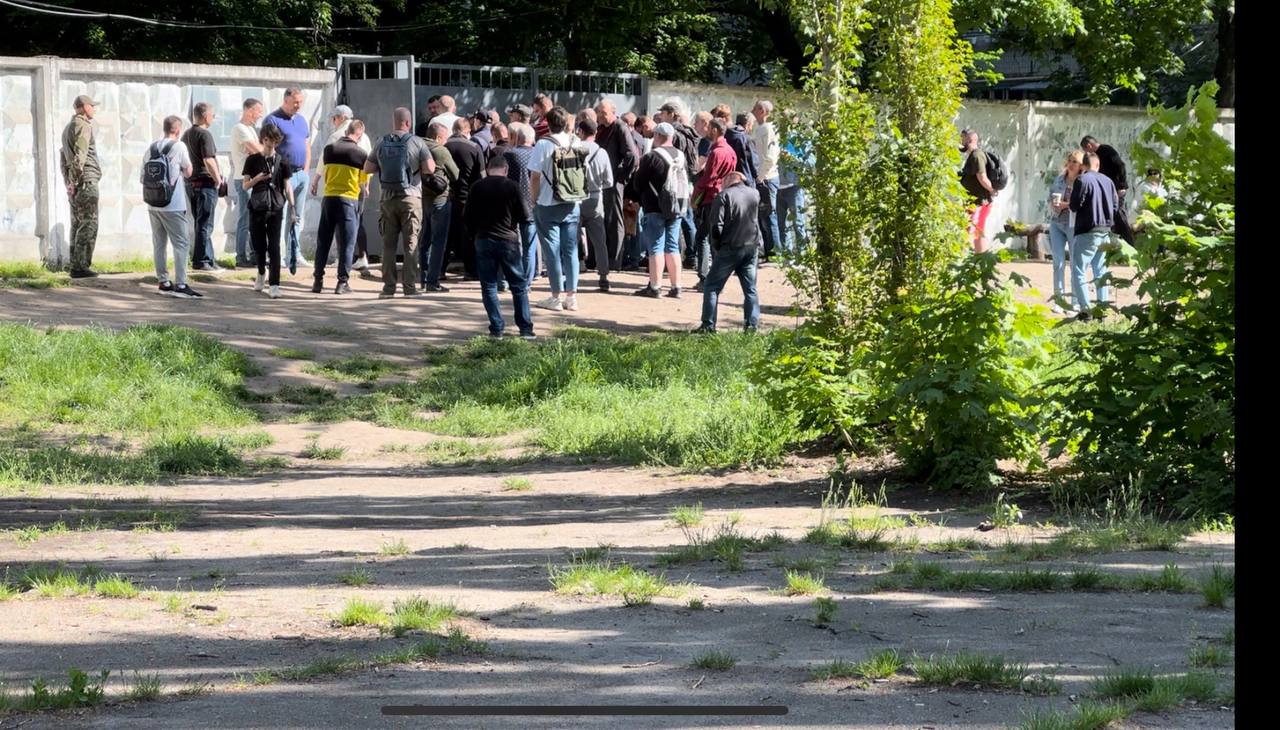 Черга в ТЦК