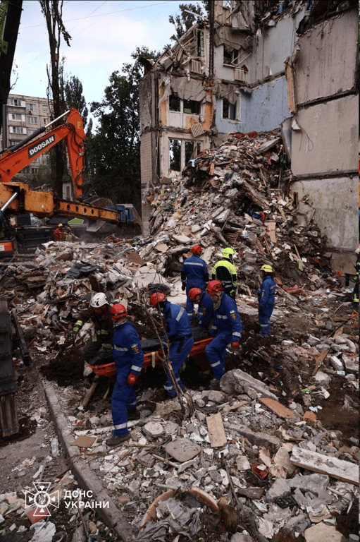 Кількість загиблих внаслідок атаки РФ по Києву зросла - фото 2