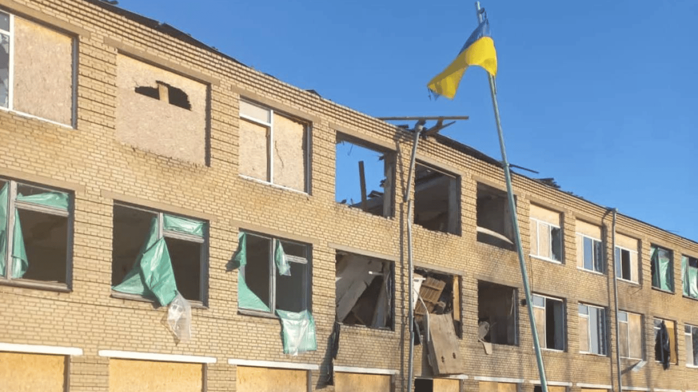 Оккупанты разрушили учебное заведение в Харьковской области