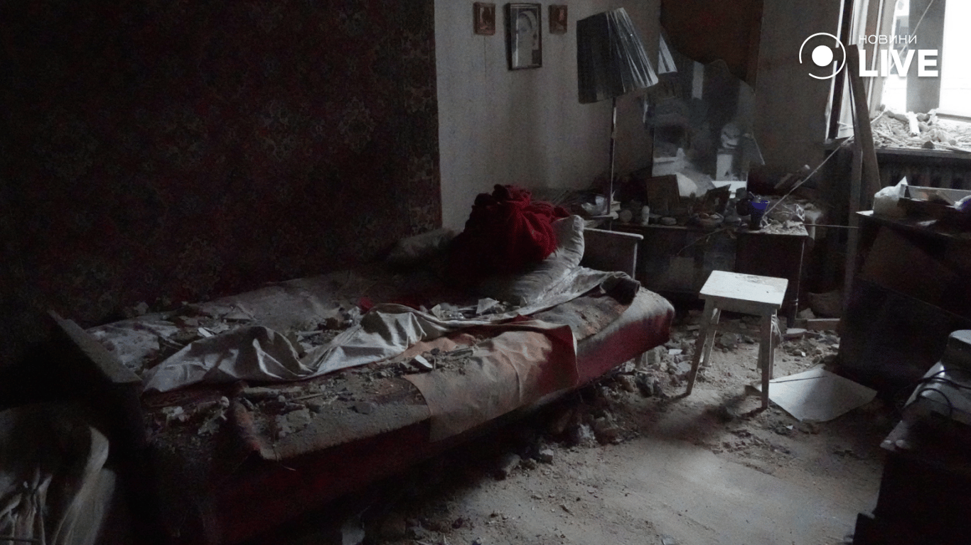 Зруйновані будинки в Одесі внаслідок обстрілу 23 липня