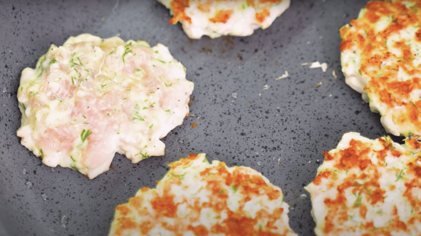 швидкий рецепт рублених котлет з курячого філе