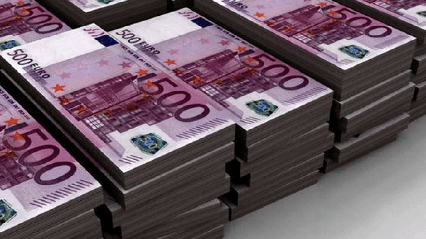 Офіційний курс валют — євро вперше перетнув позначку 40 грн