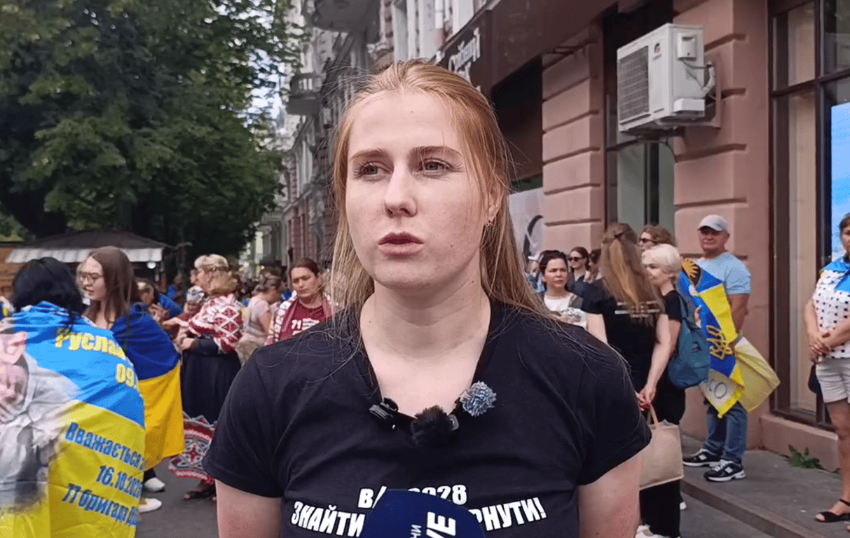 Два прапори, одна надія: в Одесі пройшла велика хода - фото 12