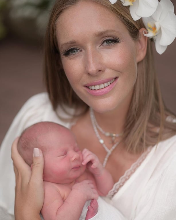 Осадча зачарувала мережу ексклюзивними фото молодших синів - фото 1