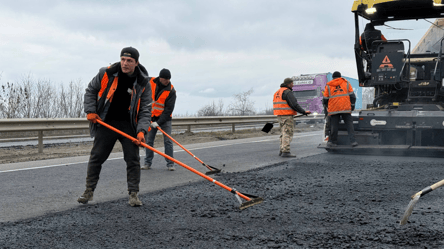 На Одесчине восстановили 150 тысяч квадратов дорожного покрытия - 285x160