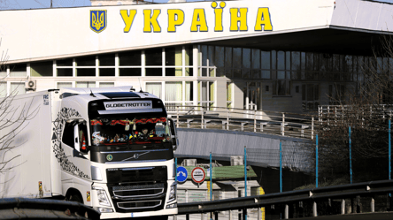 Черги на кордоні — які КПП перевантажені - 285x160