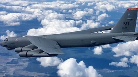 Ядерний винищувач США пролетів вздовж кордону рф: деталі - 285x160