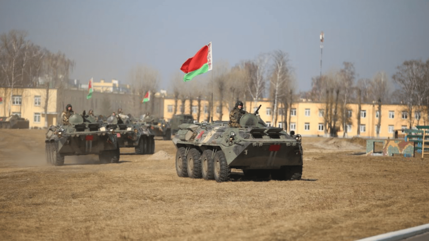 Беларусь перебрасывает военных в приграничный регион рядом с Литвой