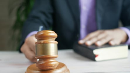 Прикордонник переправляв ухилянтів за кордон — як покарав суд - 285x160