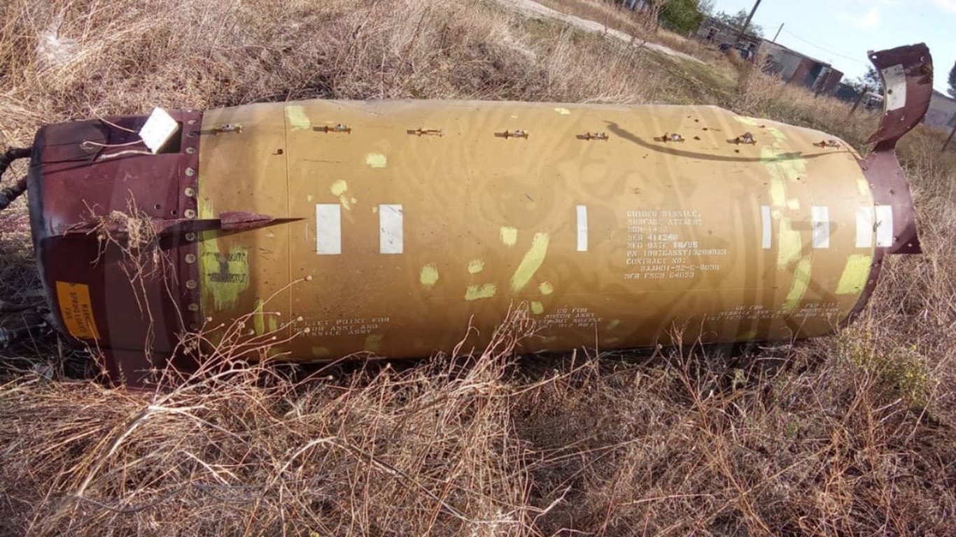 Окупанти публікують фото уламків ракет ATACMS, які ймовірно атакували техніку РФ