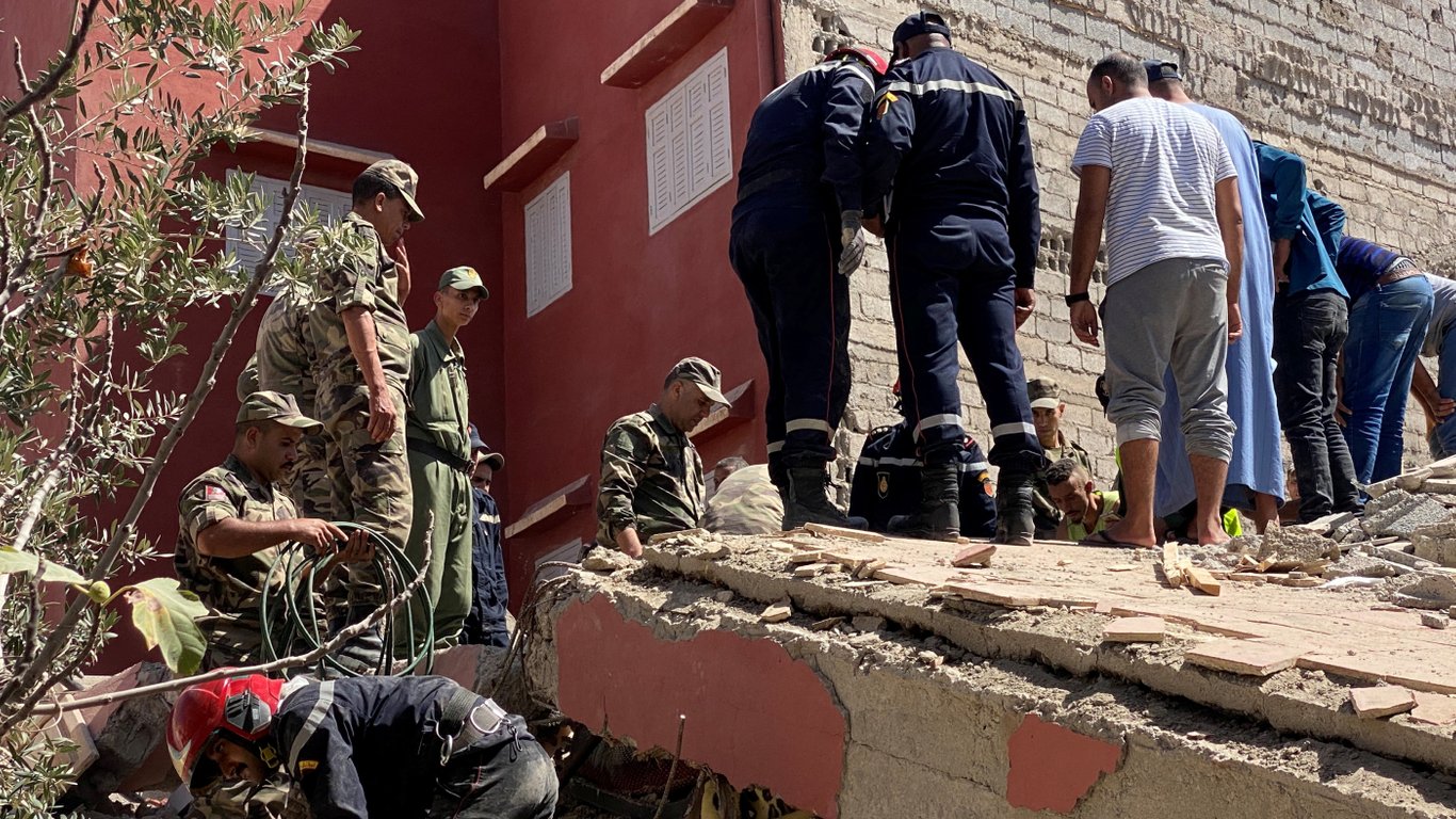Більше тисячі смертей та руїни: моторошні кадри наслідків землетрусу у Марокко