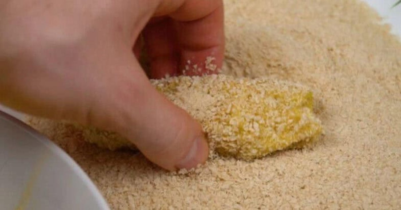 Рулети у паніровці з капусти з начинкою - спосіб приготування