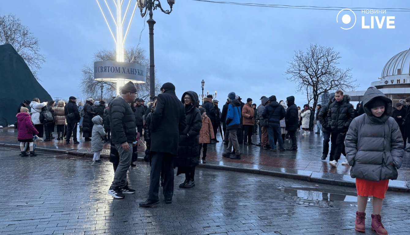 В Одесі запалили першу свічку Хануки — як це було, фото - фото 1