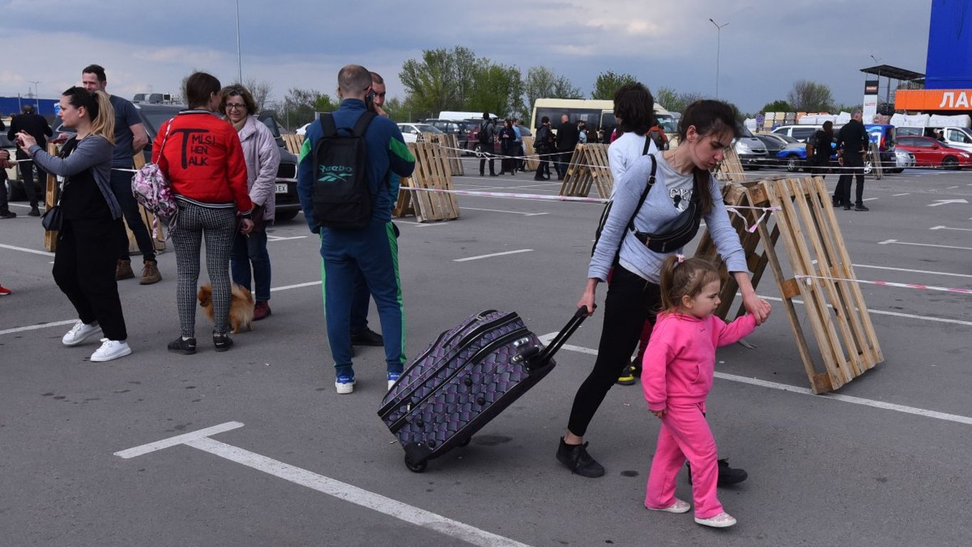 В Польше хотят выселить украинских беженцев из общежития: подробности скандала