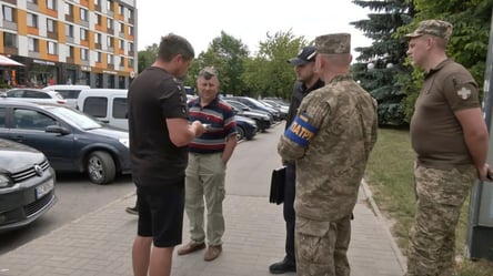 У ТЦК повідомили, що не можуть вручати повістки без поліції - 290x160