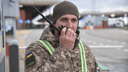 Развернут на границе — какие лекарства нельзя брать в Европу - 290x166