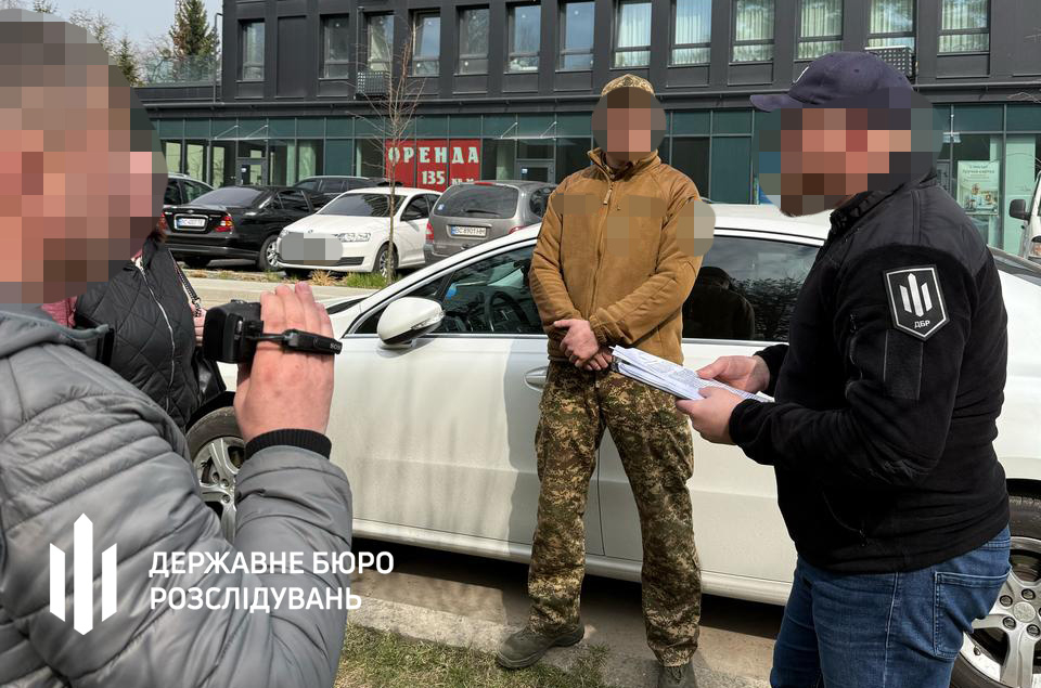 ДБР викрило корупційну схему у військовій частині Львову - фото 1