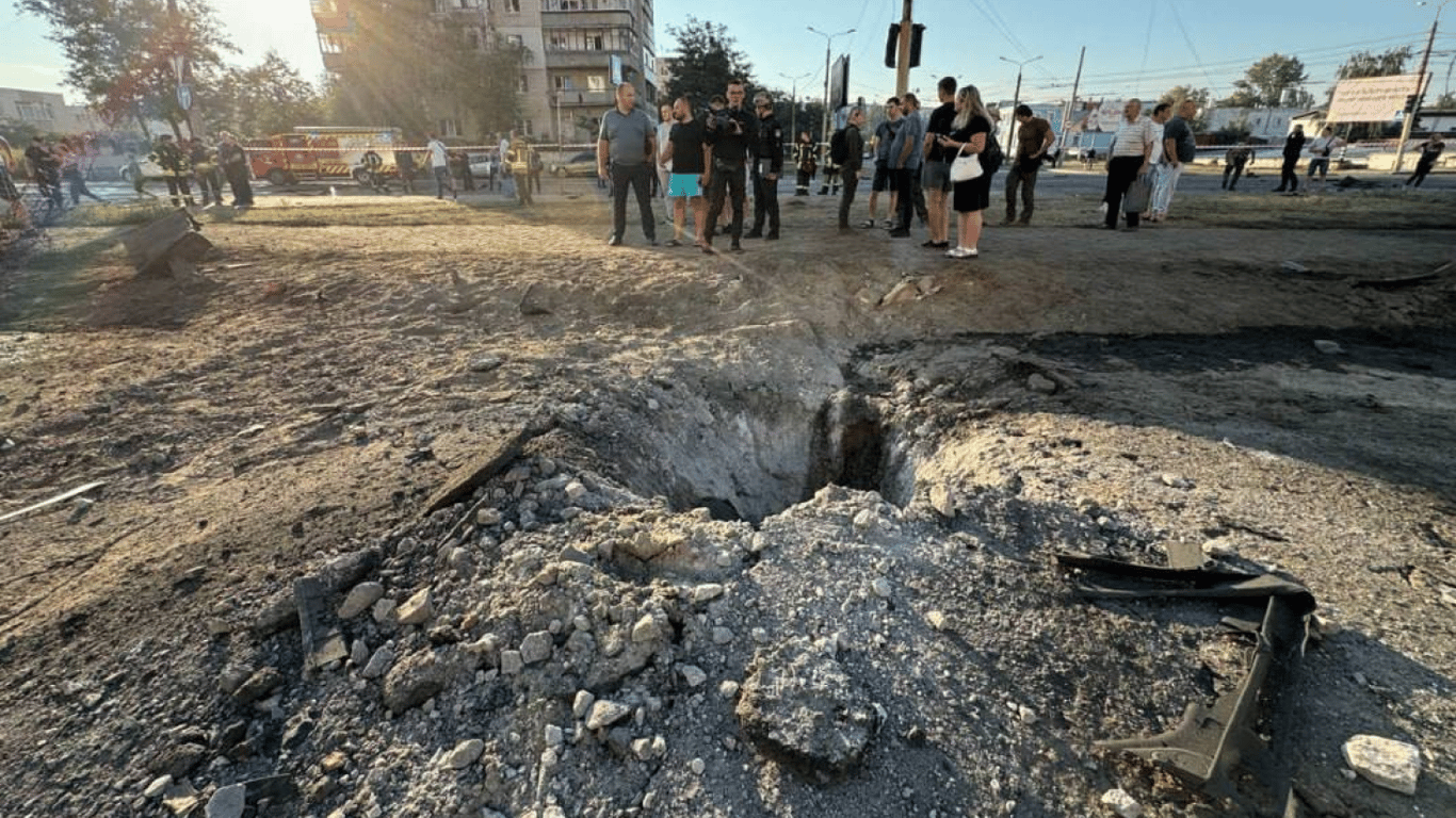 Последствия удара по Сумам – произошли пожары, на месте обстрела ищут пострадавших