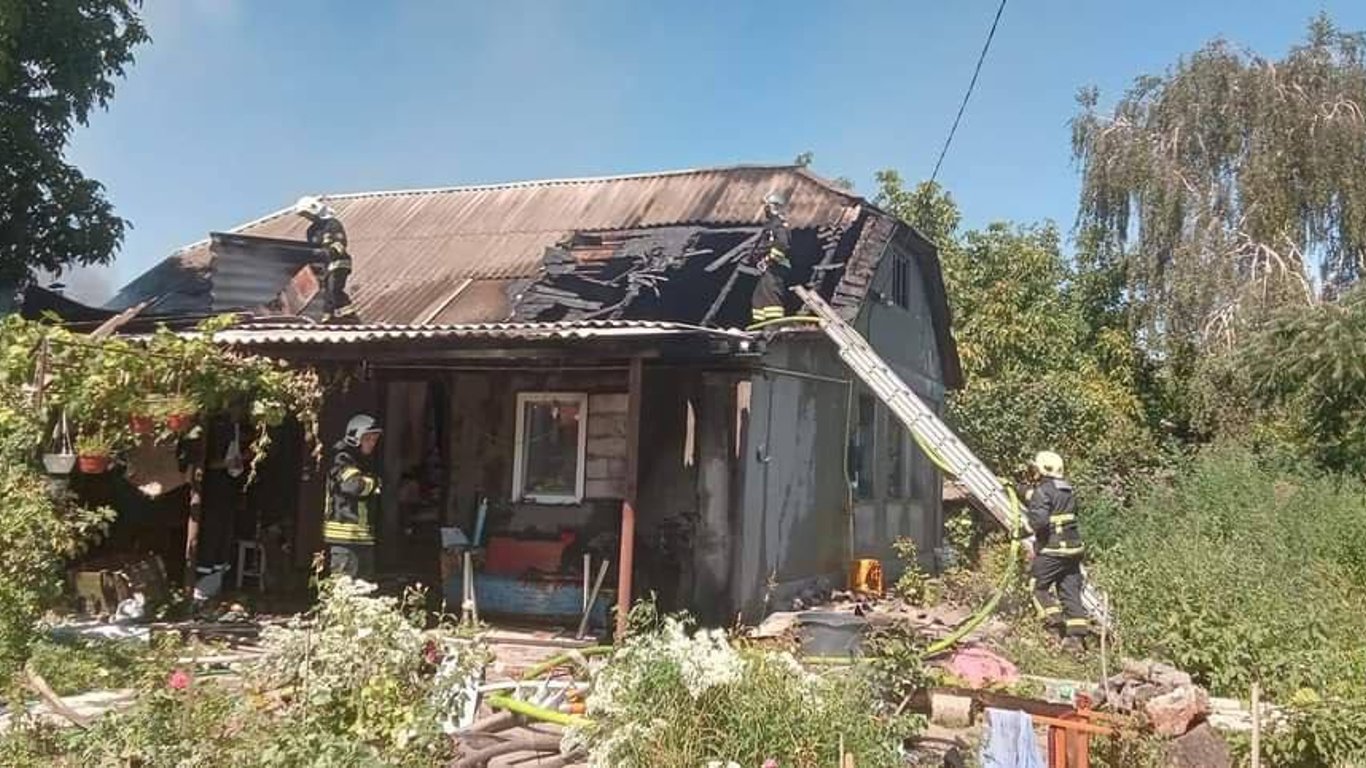 В Борисполе сгорел дом от солнечных лучей