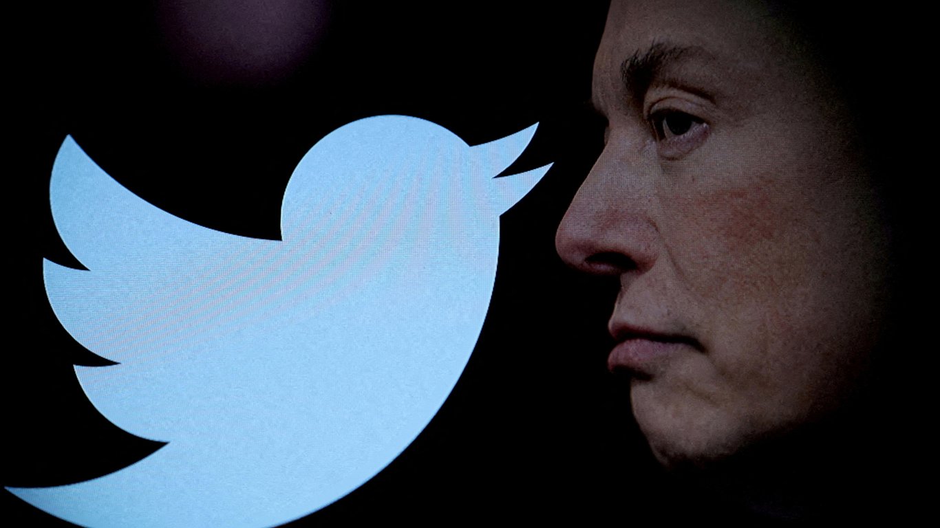 После прихода Маска Twitter начал маркировать контент о войне в Украине как дезинформацию