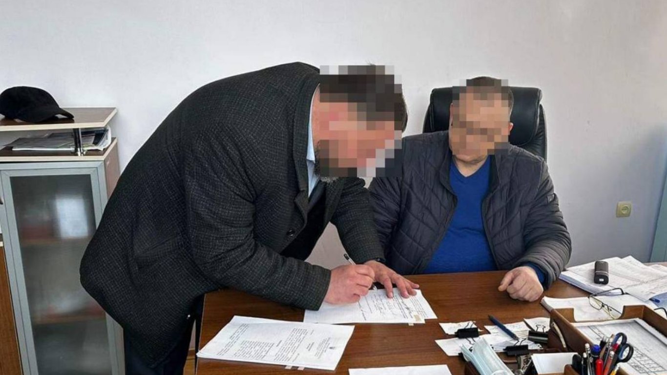 Заробив на котлі та батареях — на Одещині затримали керівника лікарні