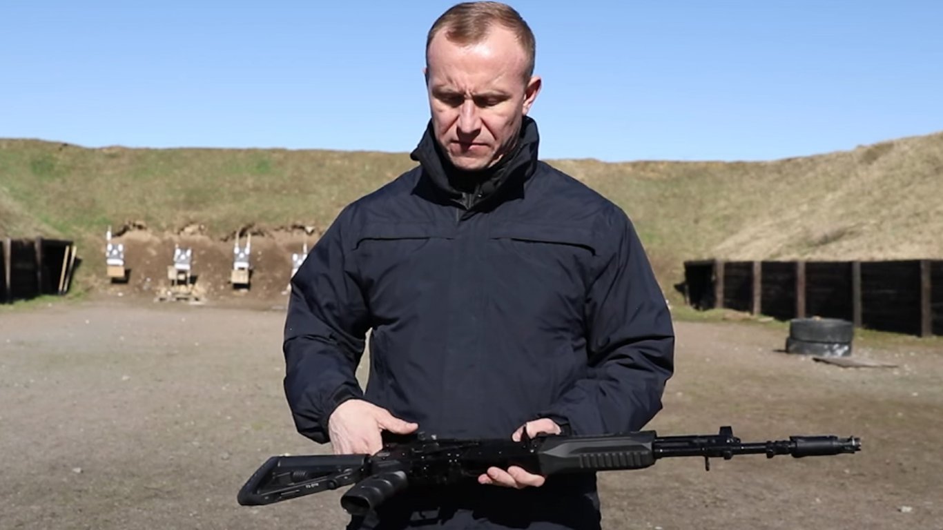 Ничем не отличается от АК-47: Небытов показал позорные "новинки" для российских войск