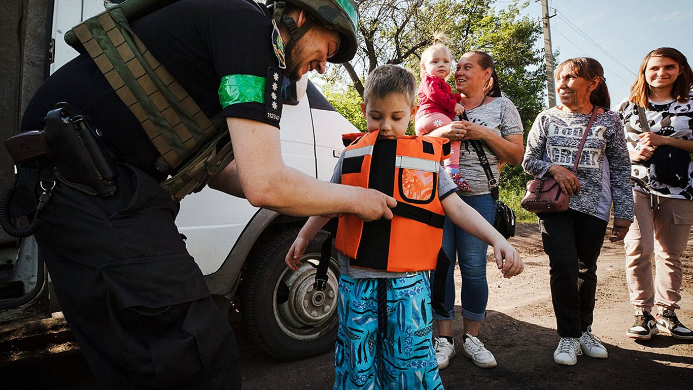 "Под пулями ездили в районы": Клименко рассказал о трудностях принудительной эвакуации