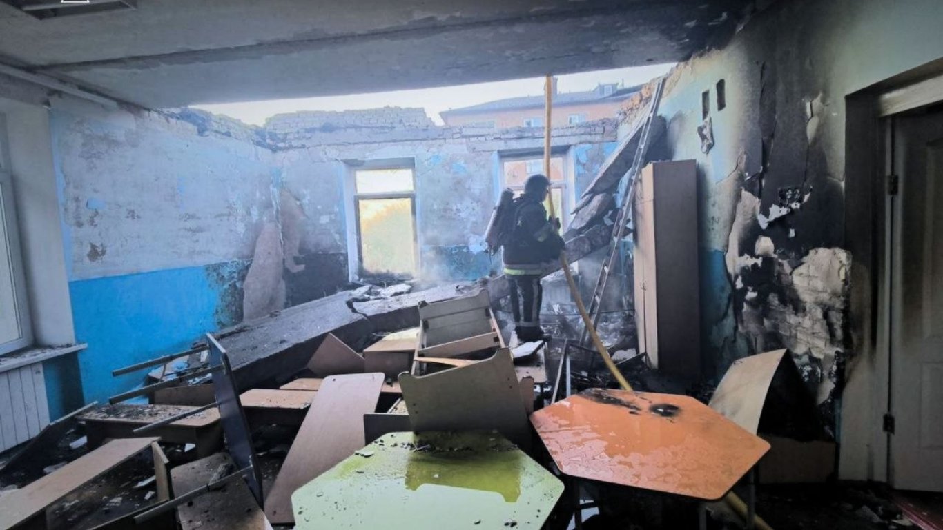 На Київщині через дронову атаку горів садок: фото наслідків