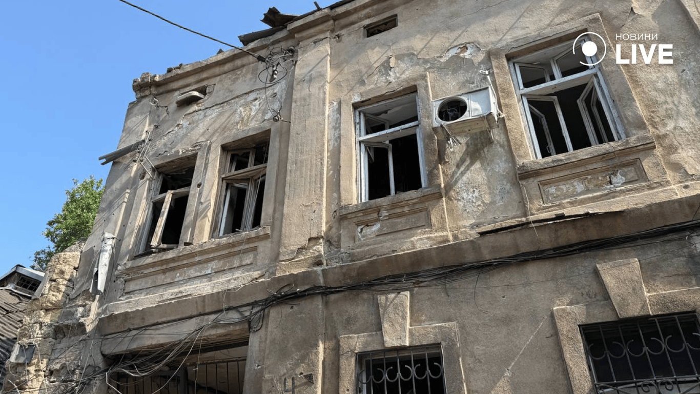 Все, що залишилося від будинку в Одесі після обстрілу - фото 6