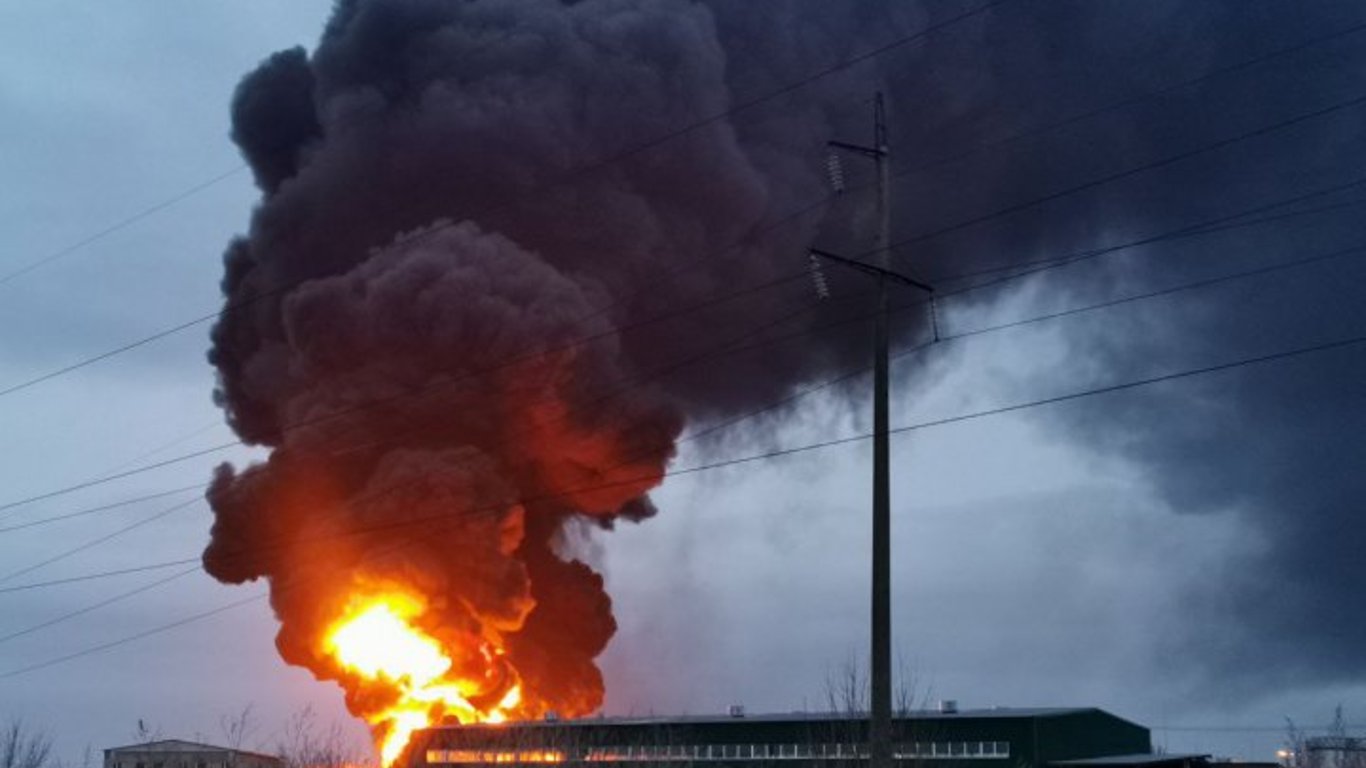 В Самаре произошел взрыв на нефтеперерабатывающем заводе: что известно