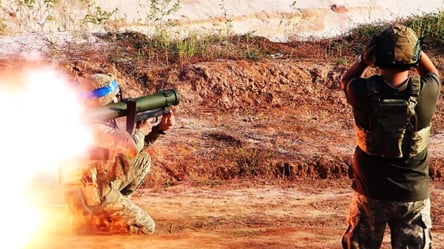 Підсмажуєш окупантів РФ, а тобі ще й платять — є робота в "Азові" - 285x160