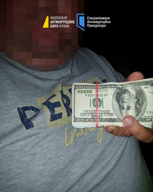 Ексвисокопосадовця ЗСУ викрили на хабарі у 2,2 млн доларів від забудовника - фото 1