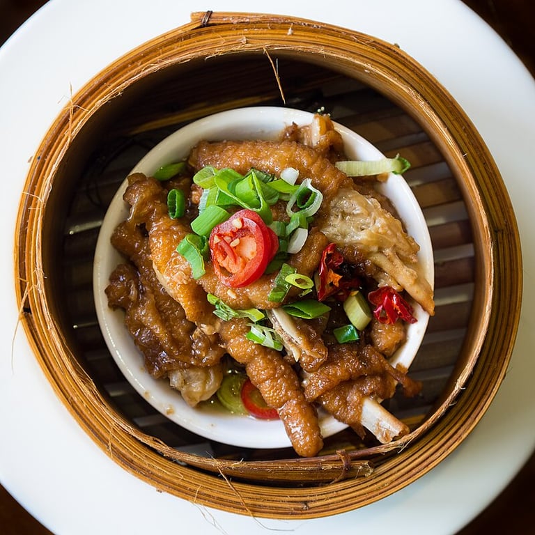 Досвідчена туристка розповіла про три найдивніші страви в Китаї - фото 1