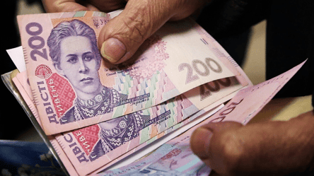 Пенсії для українців — скільки коштів Пенсійний фонд виділив на виплати - 285x160