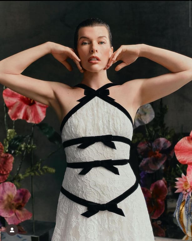 Милла Йовович ошеломила сказочной фотосессией с красавицей-дочкой - фото 3